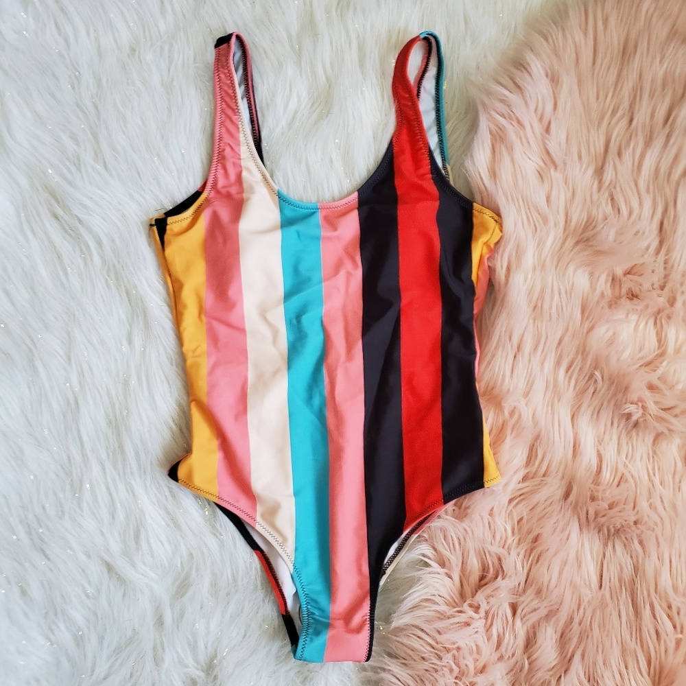 🔴5/$25 🎉HP🎉Striped One Piece Swim Suit - Picture 3 of 5